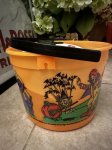 画像5: McDonald’s  Halloween Orange plastic Bucket with bat handle 2001 / マクドナルド  ハロウィン　オレンジバケツ　プラスチック製　 (5)