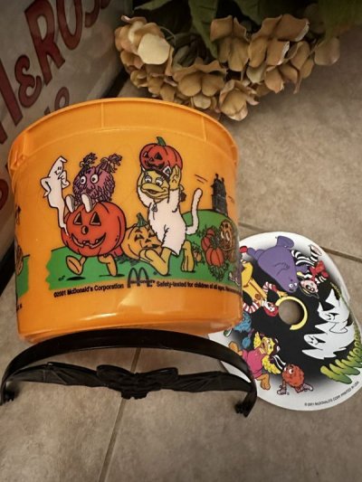 画像3: McDonald’s  Halloween Orange plastic Bucket with bat handle 2001 / マクドナルド  ハロウィン　オレンジバケツ　プラスチック製　