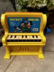 画像2: Disney Mickey Mouse busy pop-up piano Jack in the box 1975 / ディズニーのミッキーマウス　ポップアップ　ピアノ　ジャックインザボックス (2)