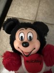 画像2: Disney Mickey Mouse Rubber Face Red plush  Doll / ミニーマウスのラバーフェイス、レッドぬいぐるみ　スタイ付き (2)