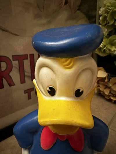 画像1: Disney Donald Duck Play Pal Vinyl doll coin bank / ディズニーのドナルドダック、プラスチック製　貯金箱