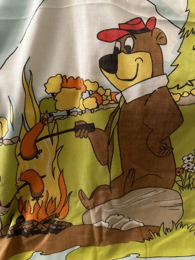 画像1: Yogi Bear Hanna Barbera Flat  Sheet  / ハンナバーベラ、ヨギベアのフラットシーツ