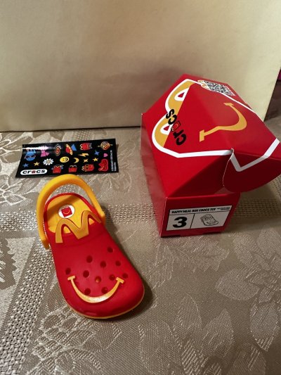 画像3: McDonald’s Crocs keychain #3 with box(Sealed) / マクドナルド クロックス　3番　箱入りキーホルダー　日本未入荷