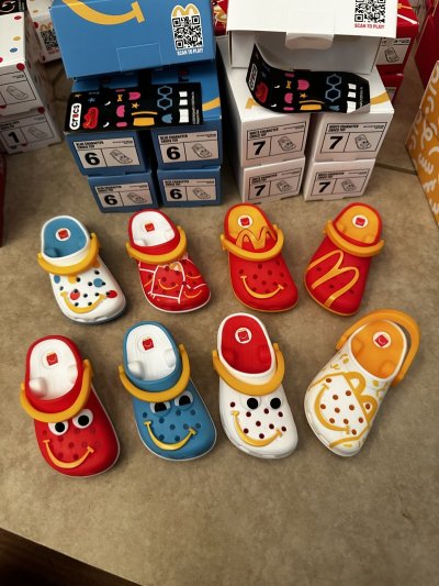 画像1: McDonald’s Crocs keychain #5 with box(Sealed) / マクドナルド クロックス　5番　箱入りキーホルダー　日本未入荷