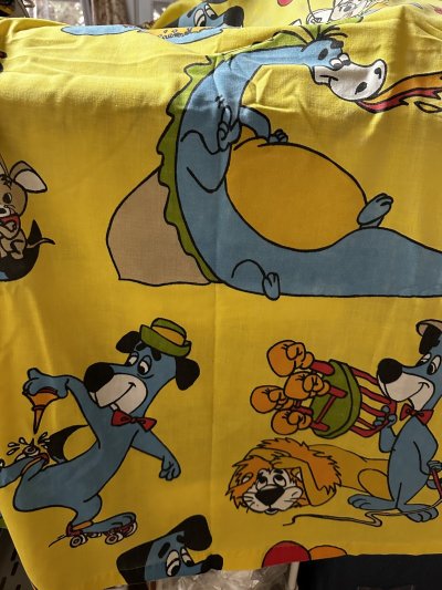 画像1: Hanna Barbera Huckleberry Hound  Flat Sheet  Yellow / ハンナバーベラ　レア！！　ハックルベリーハウンド　フラットシーツ