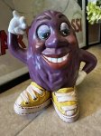 画像1: California Raisins ceramic 18cm Dancing figure Doll  1988 / カリフォルニアレーズン　18cm 陶器製　ダンシング　大きめドール　フィギュア (1)