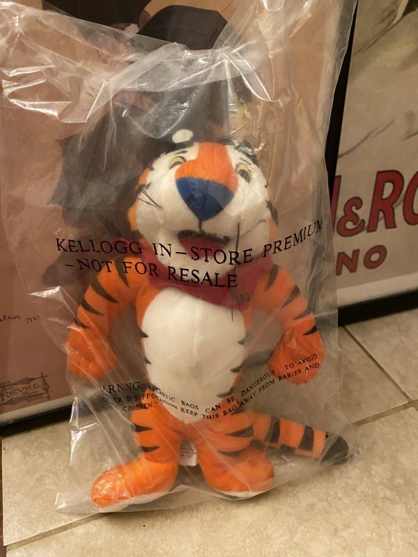 Tony The Tiger Kelloggs Frosted Flakes Cereal Plush Doll 1993 袋入りケロッグ  トニーザタイガーのぬいぐるみ