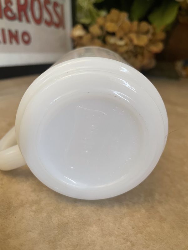 Yogi Bear Kings Island Glasbake milk glass Mug / ヨギベア キングスアイランド　 グラスベイクミルクグラス　マグ 1982 年