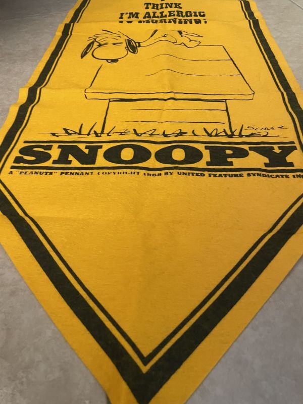 Peanuts Snoopy Yellow Felt Banner Allergic Morning / ピーナッツ　スヌーピー　黄色　フェルト　 バナー　アレルギーモーニング